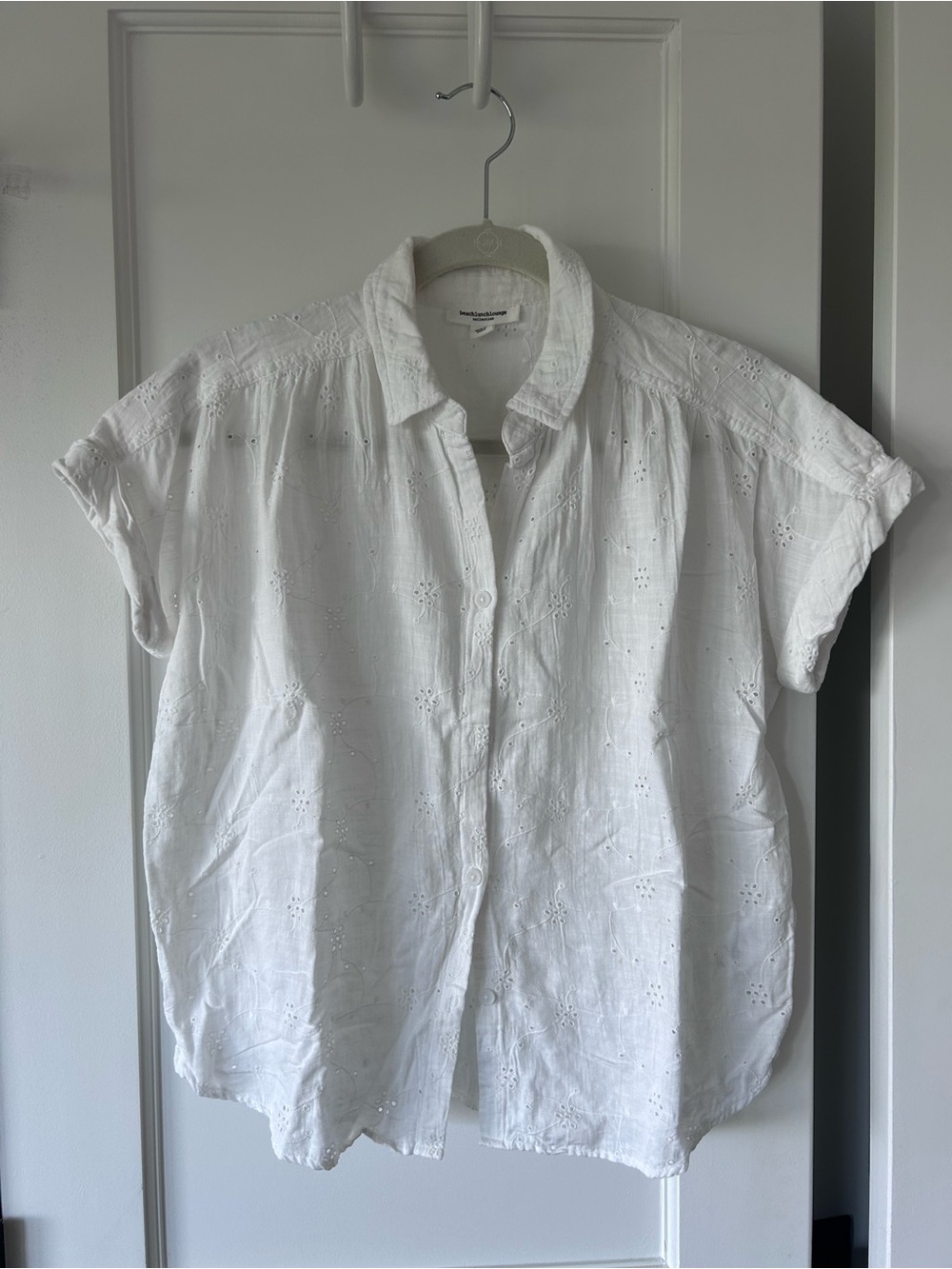 Beach Lunch Lounge White Floral Eyelet Short Sleeve Button Down Top Small